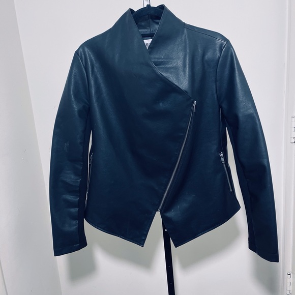 BB DAKOTA STEVE MADDEN DESIGNER FAUX LEATHER ASSYM ZIPPER EDGY MOTO JACKET SZ M - Picture 4 of 6